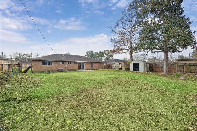 5922 Fontenelle Drive, Houston, TX 77035