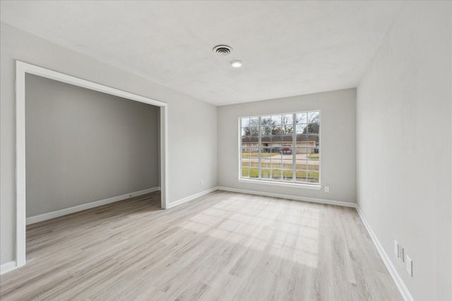 5922 Fontenelle Drive, Houston, TX 77035