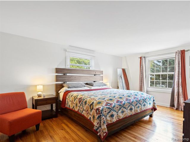 19938 S Waltham Road, Beverly Hills, MI 48025