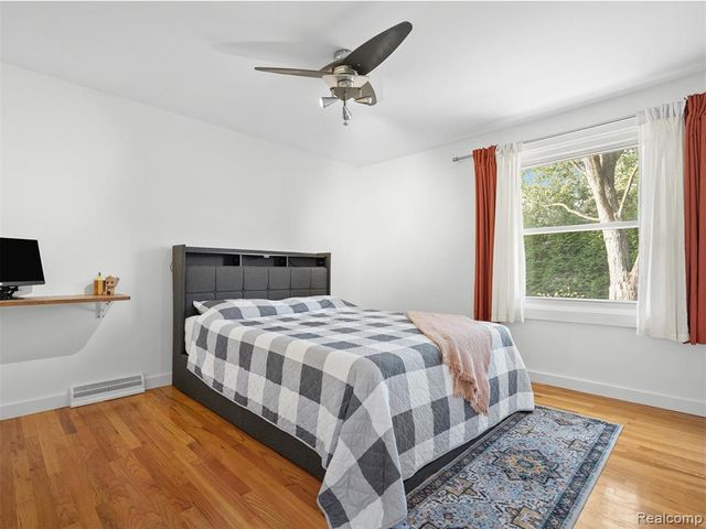 19938 S Waltham Road, Beverly Hills, MI 48025