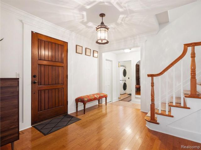 19938 S Waltham Road, Beverly Hills, MI 48025