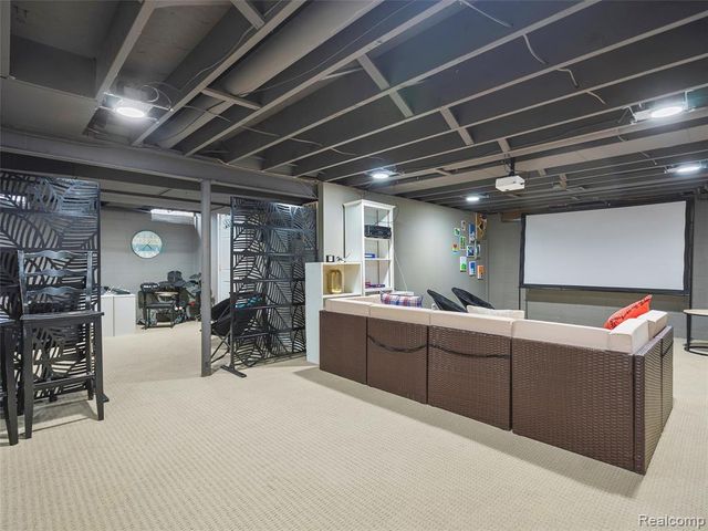 19938 S Waltham Road, Beverly Hills, MI 48025