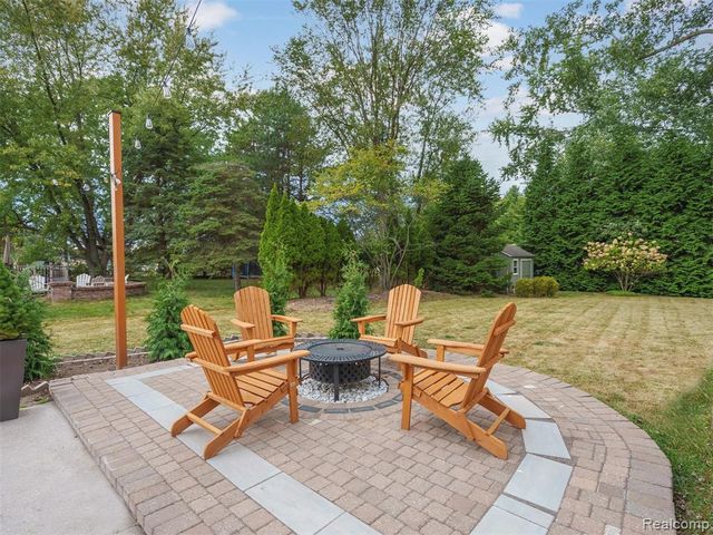 19938 S Waltham Road, Beverly Hills, MI 48025