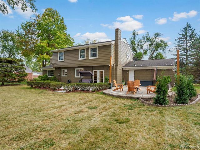 19938 S Waltham Road, Beverly Hills, MI 48025