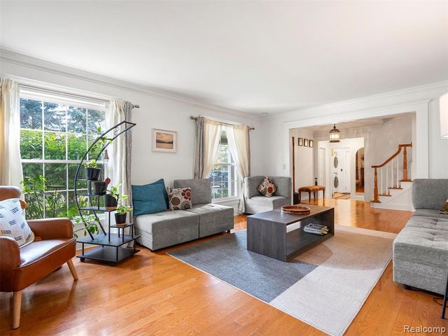 19938 S Waltham Road, Beverly Hills, MI 48025