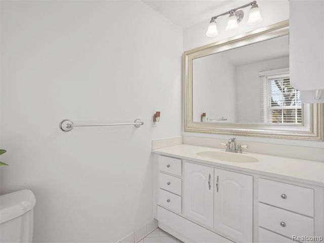 19938 S Waltham Road, Beverly Hills, MI 48025