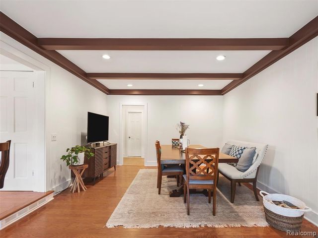 19938 S Waltham Road, Beverly Hills, MI 48025