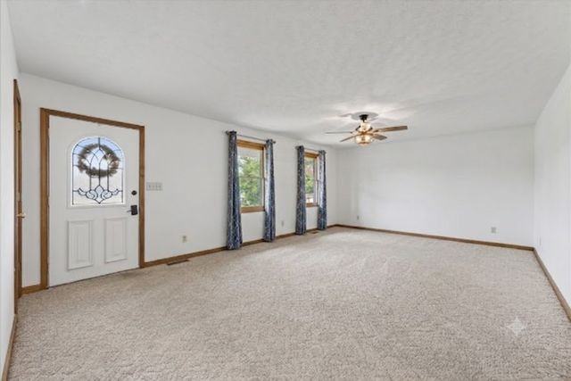 1649 N Main St, Tennessee Ridge, TN 37178