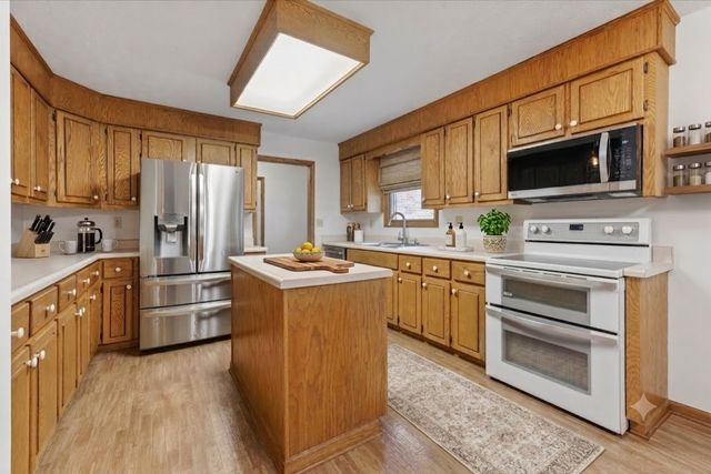1649 N Main St, Tennessee Ridge, TN 37178