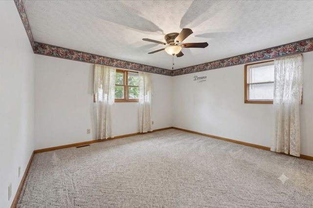 1649 N Main St, Tennessee Ridge, TN 37178