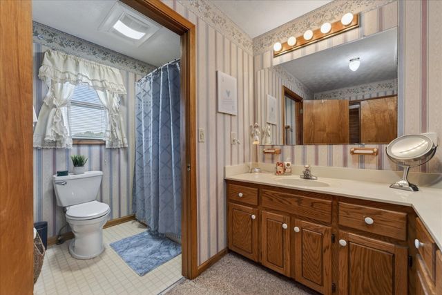 1649 N Main St, Tennessee Ridge, TN 37178