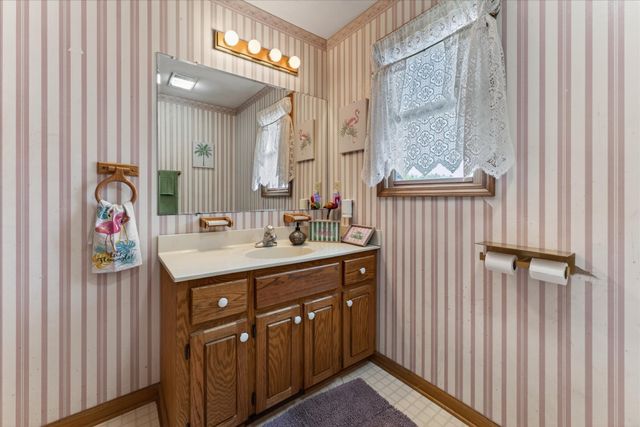 1649 N Main St, Tennessee Ridge, TN 37178