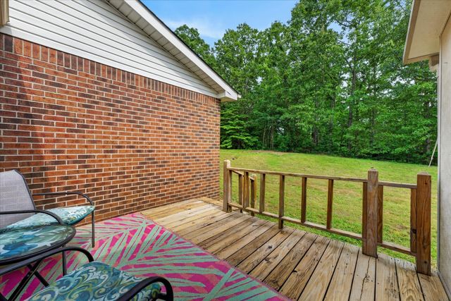1649 N Main St, Tennessee Ridge, TN 37178