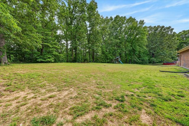 1649 N Main St, Tennessee Ridge, TN 37178