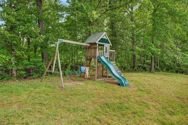 1649 N Main St, Tennessee Ridge, TN 37178