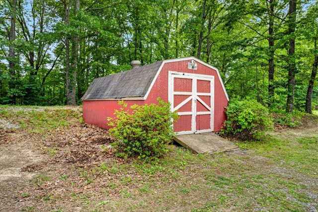 1649 N Main St, Tennessee Ridge, TN 37178