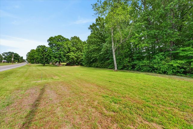 1649 N Main St, Tennessee Ridge, TN 37178