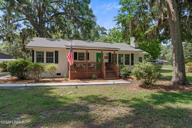 2420 Pine Court, Beaufort, SC 29902
