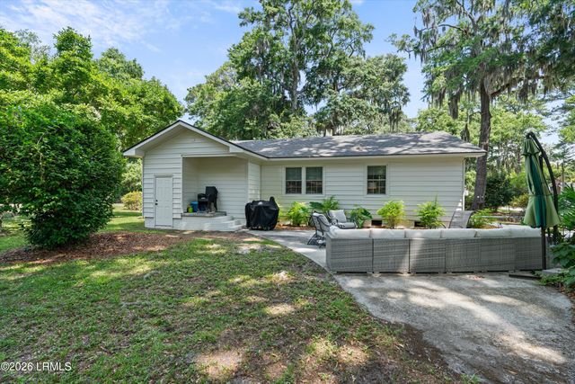 2420 Pine Court, Beaufort, SC 29902