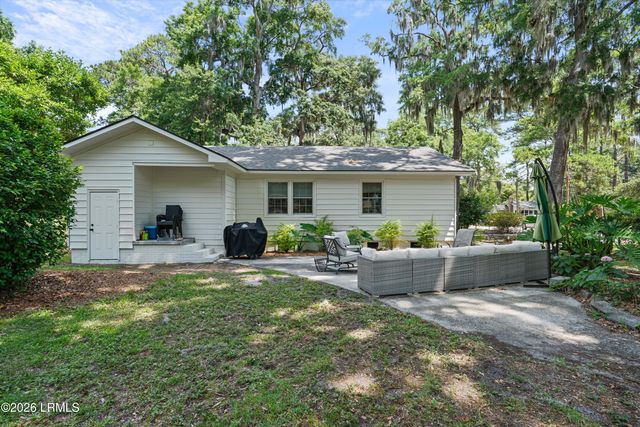 2420 Pine Court, Beaufort, SC 29902