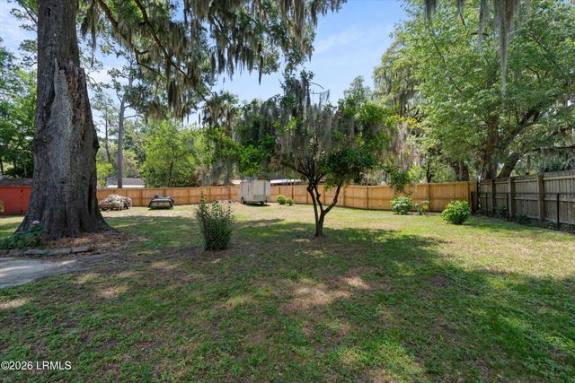 2420 Pine Court, Beaufort, SC 29902