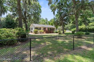 2420 Pine Court, Beaufort, SC 29902