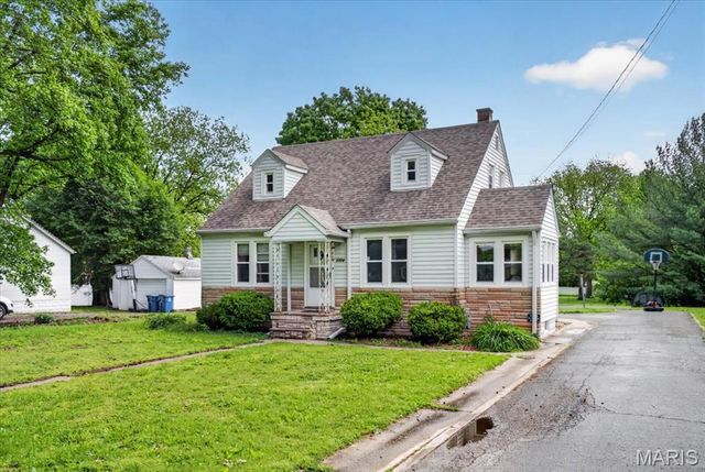 2304 Caseyville Avenue, Swansea, IL 62226