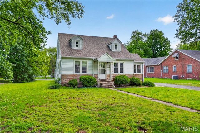 2304 Caseyville Avenue, Swansea, IL 62226