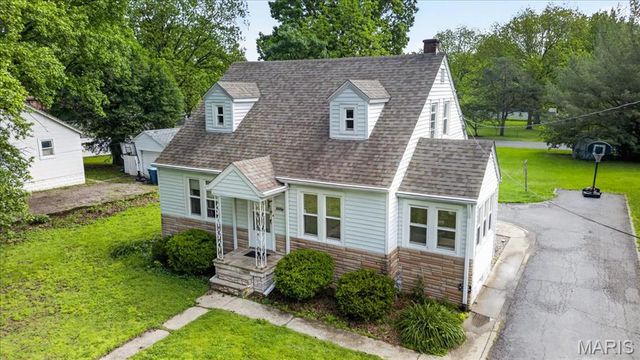 2304 Caseyville Avenue, Swansea, IL 62226
