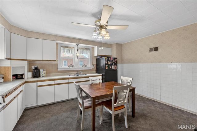 2304 Caseyville Avenue, Swansea, IL 62226