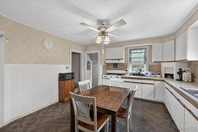 2304 Caseyville Avenue, Swansea, IL 62226