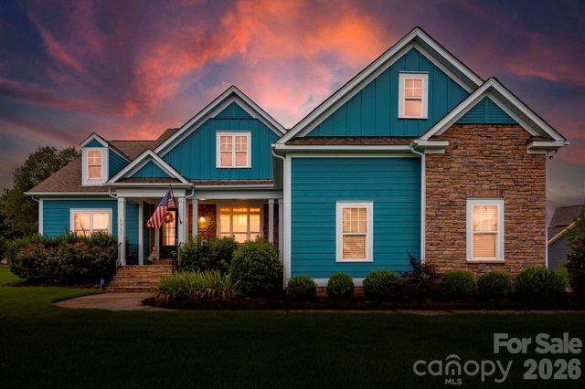 6957 Pin Oaks Drive, Denver, NC 28037