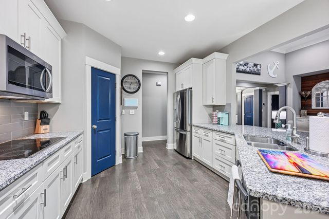 6957 Pin Oaks Drive, Denver, NC 28037