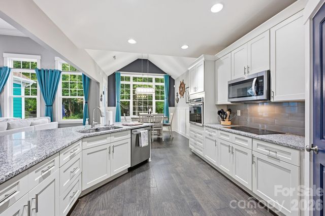 6957 Pin Oaks Drive, Denver, NC 28037