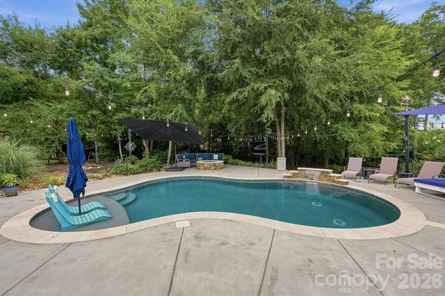 6957 Pin Oaks Drive, Denver, NC 28037
