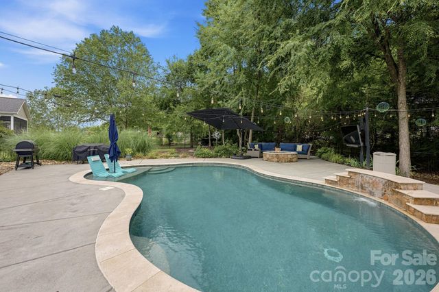 6957 Pin Oaks Drive, Denver, NC 28037