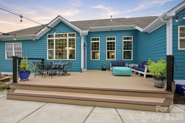 6957 Pin Oaks Drive, Denver, NC 28037