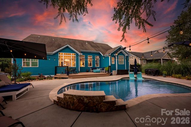 6957 Pin Oaks Drive, Denver, NC 28037