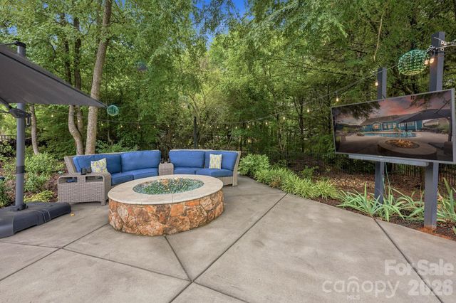 6957 Pin Oaks Drive, Denver, NC 28037
