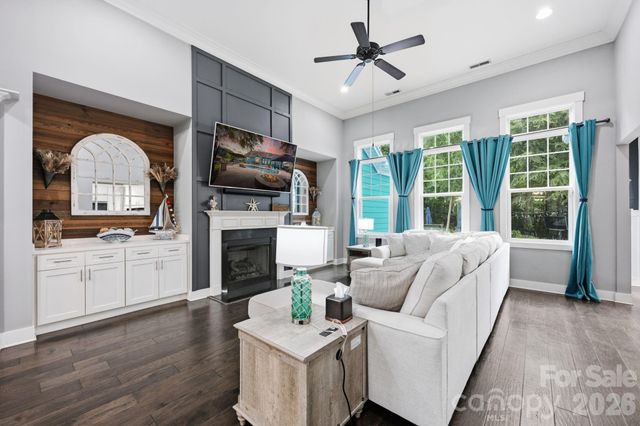 6957 Pin Oaks Drive, Denver, NC 28037