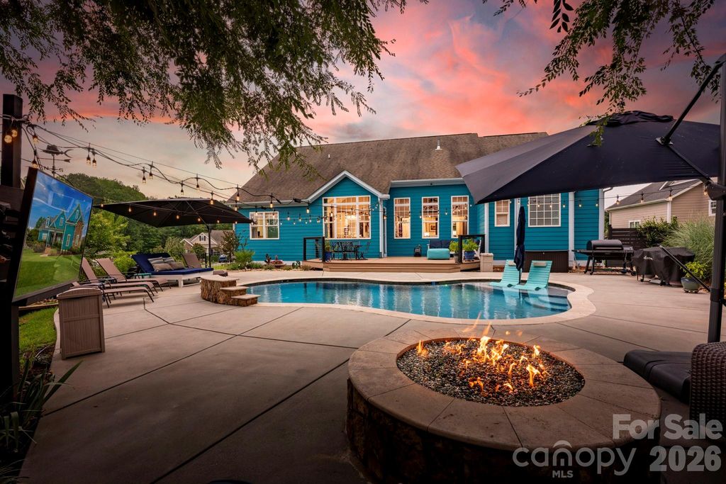 6957 Pin Oaks Drive, Denver, NC 28037