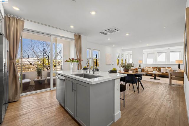 5767 Iron Horse Pkwy D, Dublin, CA 94568