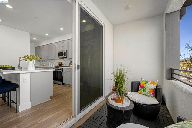 5767 Iron Horse Pkwy D, Dublin, CA 94568