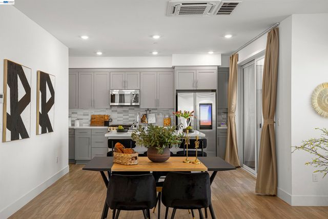 5767 Iron Horse Pkwy D, Dublin, CA 94568