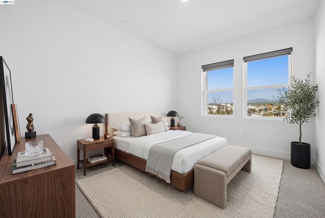 5767 Iron Horse Pkwy D, Dublin, CA 94568