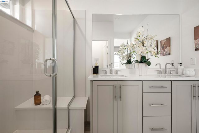 5767 Iron Horse Pkwy D, Dublin, CA 94568