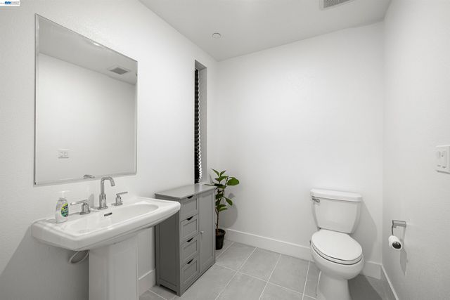 5767 Iron Horse Pkwy D, Dublin, CA 94568