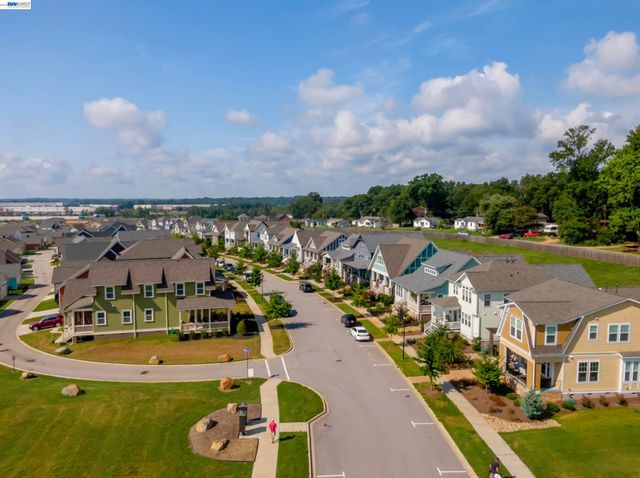 5767 Iron Horse Pkwy D, Dublin, CA 94568