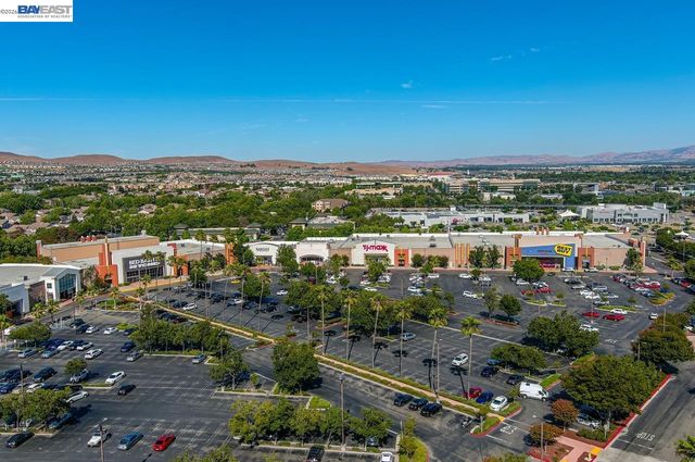 5767 Iron Horse Pkwy D, Dublin, CA 94568