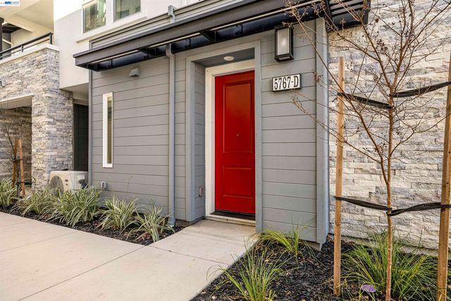5767 Iron Horse Pkwy D, Dublin, CA 94568